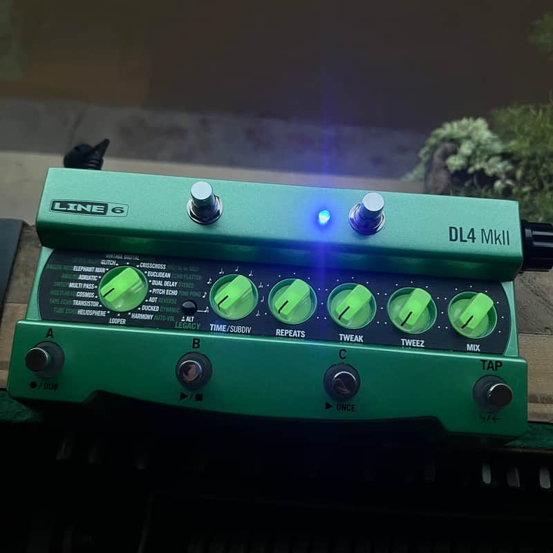Infinite Repeats + Loop Mod + Expression Wheel Modded Line 6 DL4 MkII 2022 - Present - Green / Black image 1