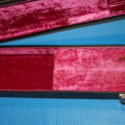 Vintage 1970s Gibson Bass Case - No Tariffs image 8