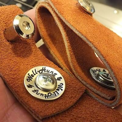 Well-Hung Old School Leather Guitar Strap Locks - various colours image 4