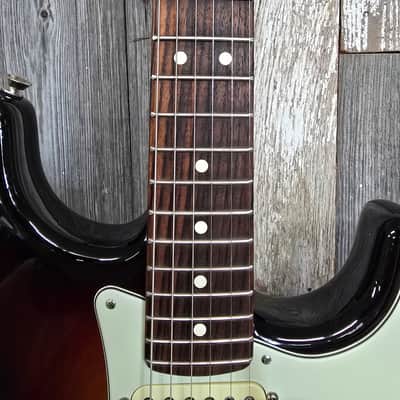 Fender American Professional Stratocaster with Rosewood Fretboard 2017 -Sunburst image 5