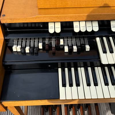 Hammond L-100 Series Organ 1961 - 1972 - Natural image 4