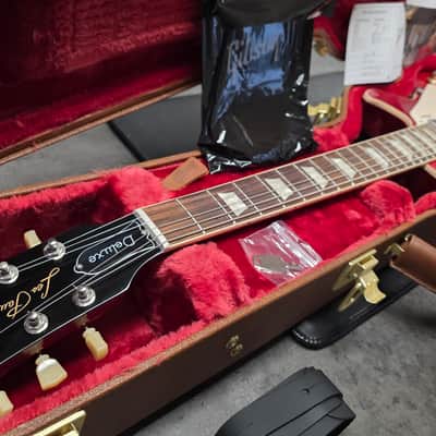 Gibson Les Paul Deluxe BRAND NEW Cherry Sunburst Mini Humbuckers Vintage American USA 70s Reissue with standard hard case image 4