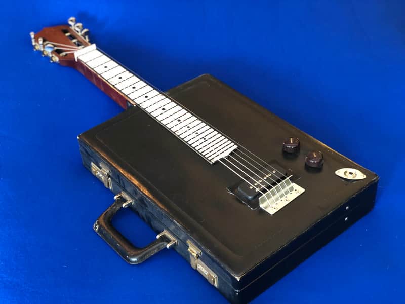 Mucho Guitars "Briefcase Full of Blues" image 1
