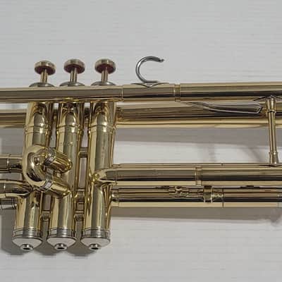 Martin IMPERIAL , TRUMPET W double Reverse LP tuning slide , 2 Mouthpieces and Hard case 1952 - Clear Lacquer image 1
