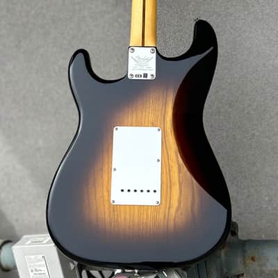 Fender Custom Shop 70th Anniversary 1954 Stratocaster DLX Closet Classic, Maple – Wide-Fade 2-Color Sunburst image 5