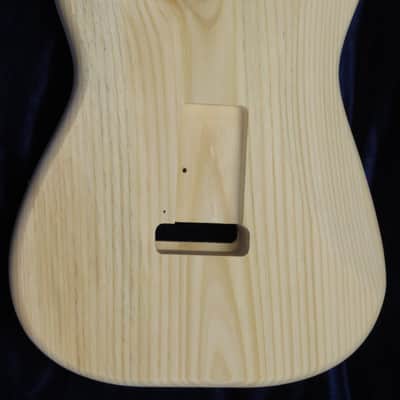 1 Piece 40yr Aged Pine Strat Style body - 3lbs 3oz #3674 *IMPORT CHARGES INCLUDED image 7
