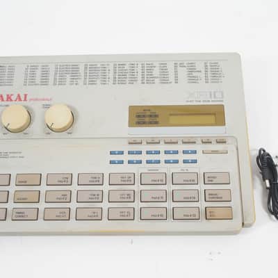 AKAI Professional XR10 16 BIT PCM DRUM MACHINE XR-10 w/ 100-240V PSU