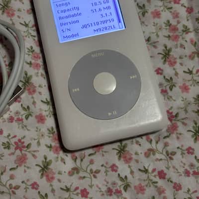 Apple iPod Classic 4th Gen Monochrome 2004 - White imagen 2