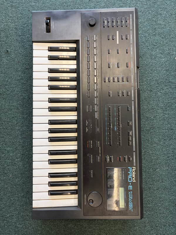 Roland Pro-E 37-Key Intelligent Arranger 1989 - 1990 - Black image 1
