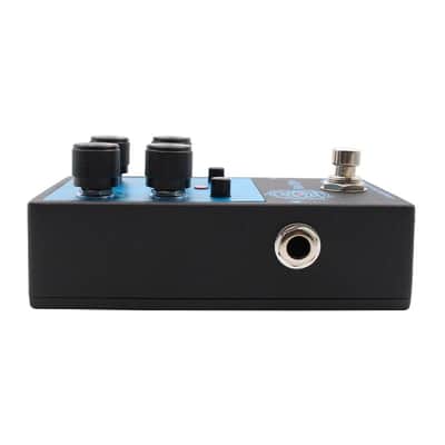 Fanmuzk Red Eye Analog Bass Drive Distortion Effect Pedal with Blend Control image 4