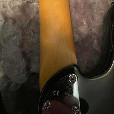 Fender USA ultra jazz bass 2023-25 - Beautiful gloss image 10