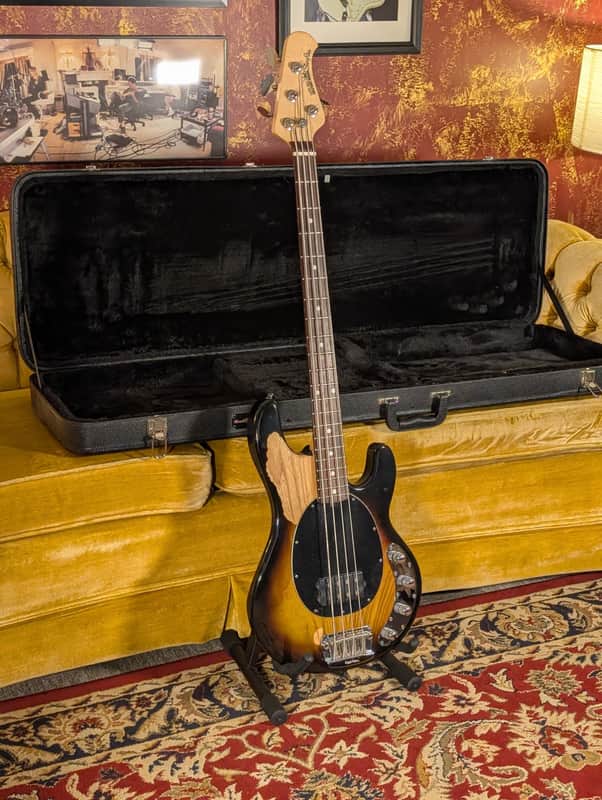 Ernie Ball Music Man Stingray 3 EQ H