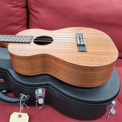 Kamaka Baritone Ukulele HF4 with Case 2025 - Solid Koa image 5