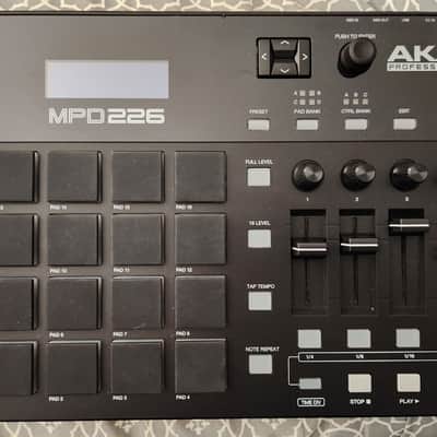 Akai Professional MPD226 - NIB- Black image 2
