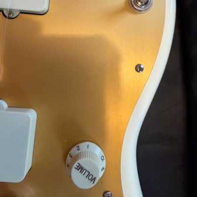 Squier J Mascis Jazzmaster with Laurel Fretboard 2018 - Present - Vintage White image 13