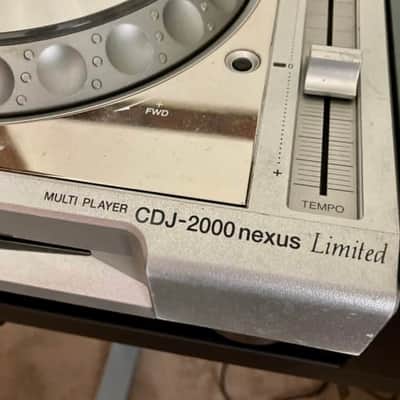 Pair of PIONEER CDJ-2000 NXS-M [limited edition]  2013 Platinum image 7