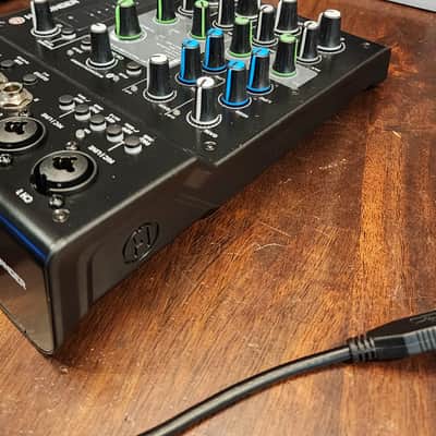Harbinger LV8 8-Channel Analog Mixer with Bluetooth - Black image 4