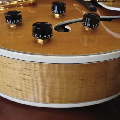 1999 Heritage Super Eagle Archtop Guitar - Antique Natural image 9