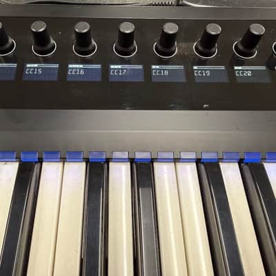 Native Instruments Komplete Kontrol S61 2010s - Black image 4