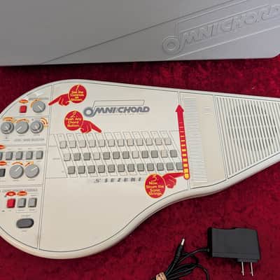 Vintage Suzuki Omnichord System Two Model OM-84 Synthesizer w/ Hard Case, Manual & Overlay 1984 - Ivory image 3