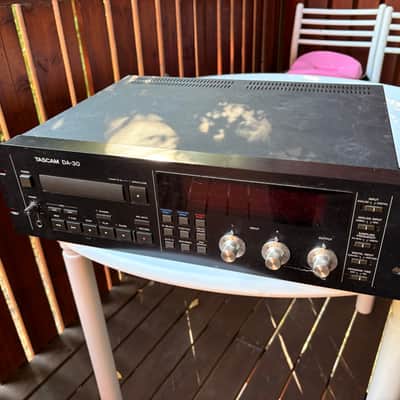 Tascam DA30 DAT Recorder image 2