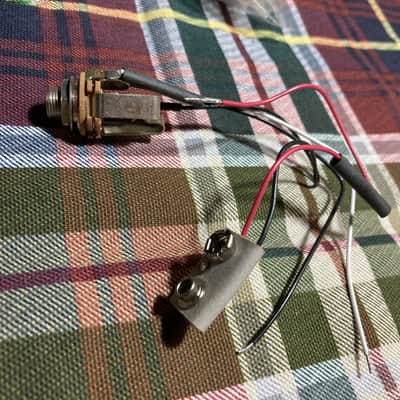 Genuine NOS EMG Battery Clip & Switchcraft Output Jack for Guitar/Bass, Soldered image 2