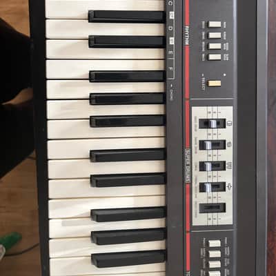Casio CT-320 - Black image 3