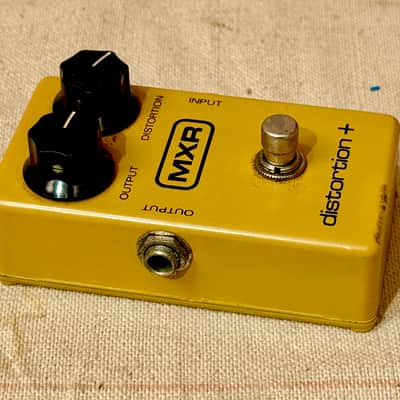 MXR Distortion + Plus 1980 - Block Logo-Yellow image 7
