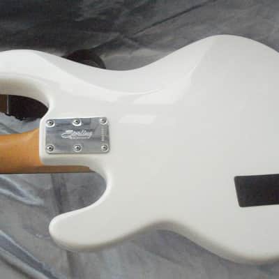 Musicman sub Ray 4 Sterling Arctic White Bass guitar Bild 6