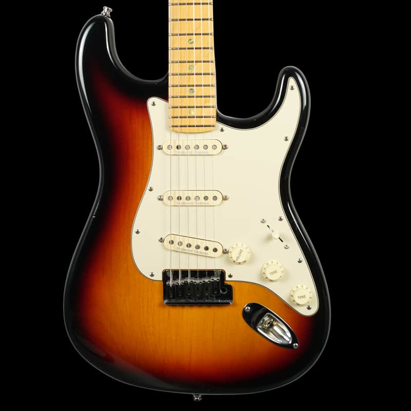 Fender American Deluxe 50th Anniversary Stratocaster, 3 Tone Sunburst
