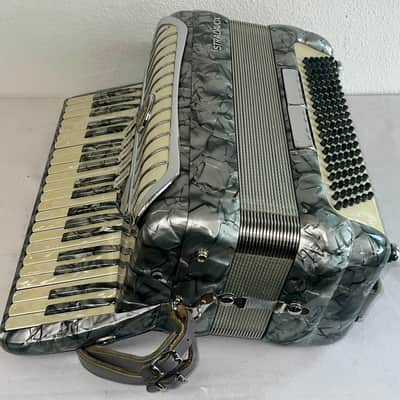 Wonderful Stradavox 41-Key 120-Bass Professional Grade Accordion featuring 5 Bass Registers, OHSC image 8