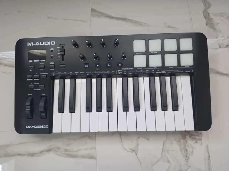 M-Audio Oxygen 25 MKV MIDI Keyboard Controller 2021 - Present - Black image 1