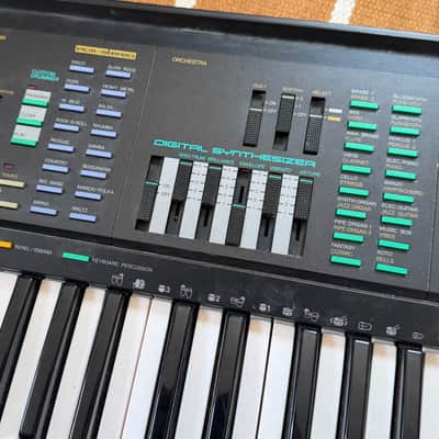 Yamaha PSR-36 FM Synthesizer image 2