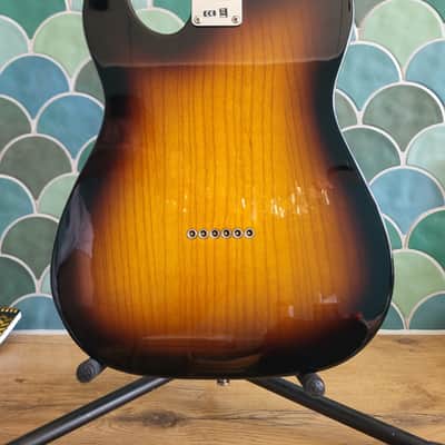 Fender Classic Player Baja Telecaster 2012 - 2018 - 2-Color Sunburst image 3