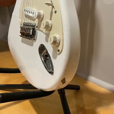 Squier Bullet Series Standard Stratocaster 1995 - 1996 - Arctic White image 12