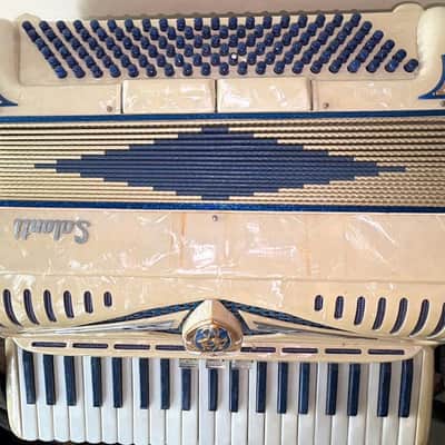 Salanti 41 / 120 "Ladies Sized" Accordion Near Mint Condition image 4