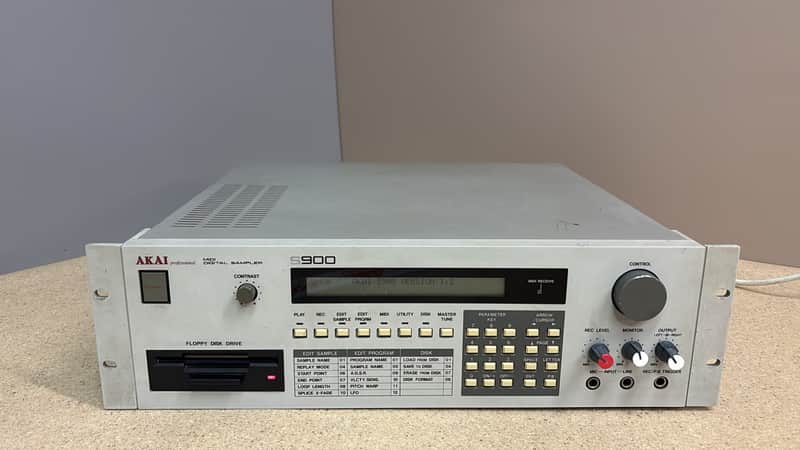 AKAI Professional S900 Sampler Rack image 1
