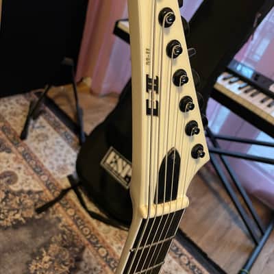 ESP E-II M-II 7B Baritone Evertune 2021 - Present - Pearl White image 5