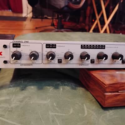 dbx 266xs Dual-Channel Compressor / Gate 2010s - Silver image 3