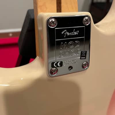 Fender Stratocaster 2022 (Mod Shop) - Desert Sand image 3