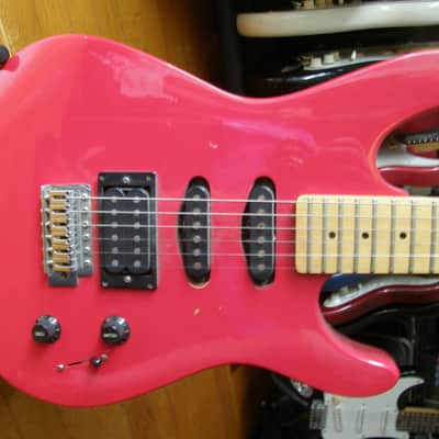 Washburn KC LTD SSH Strat tremolo Maple neck, good condition, rare Red image 3