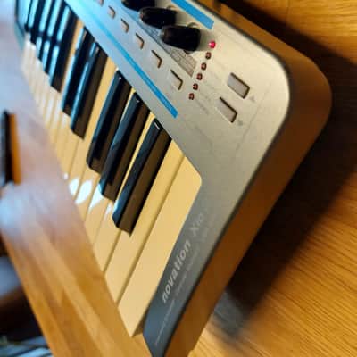 Novation XioSynth 25 10-Voice Synthesizer 2007 - Silver image 11