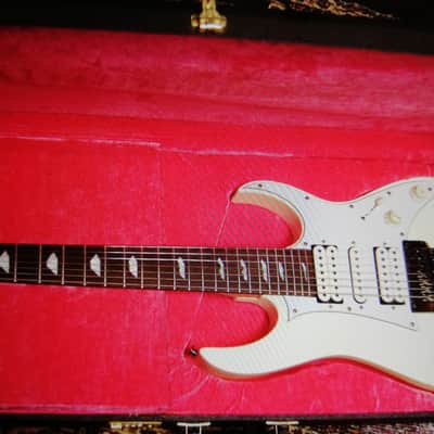 Steve Vai stage played Ibanez Universe UV7PWH image 5