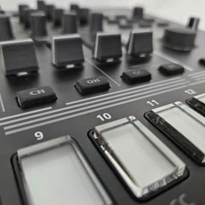 Roland TR-8S AIRA Rhythm Performer with Sample Playback 2018 - Present - Black image 2