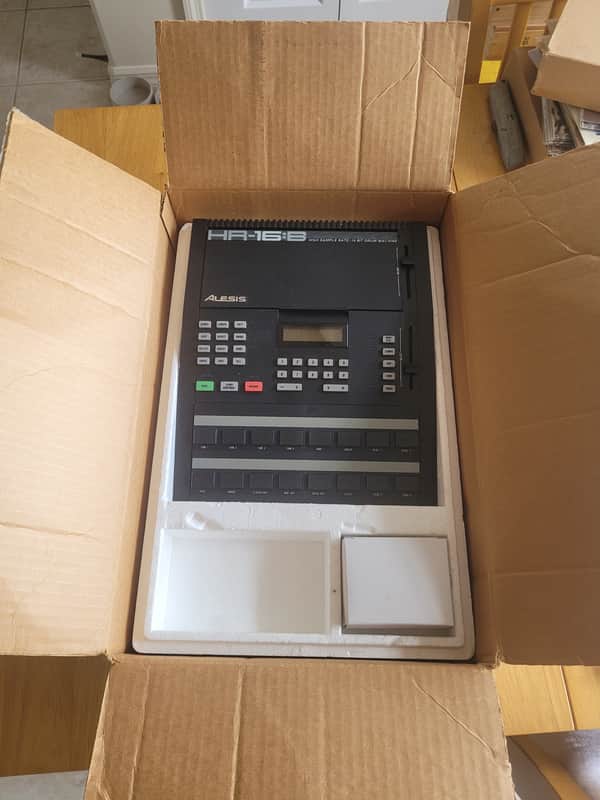 Alesis HR-16B Drum Machine NEW IN BOX NOS Vintage 1980s w/ Original Packaging image 1