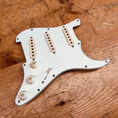 Fender Player II Stratocaster Loaded Pickguard