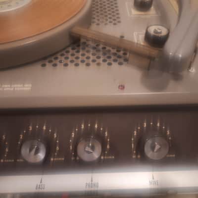 Newcomb TR-1625 1960's - Grey image 16
