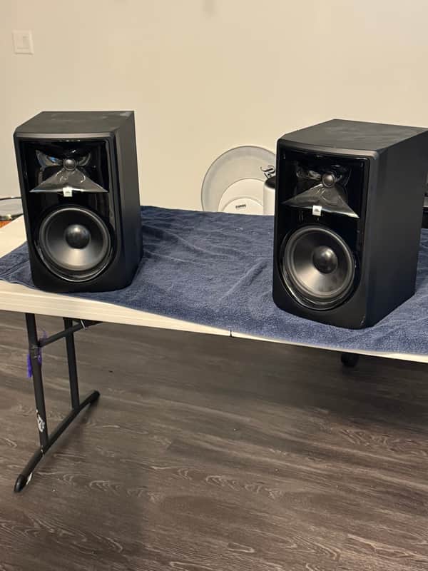 JBL LSR308 MK II 8" 2-Way Powered Studio Monitor (Pair) image 1