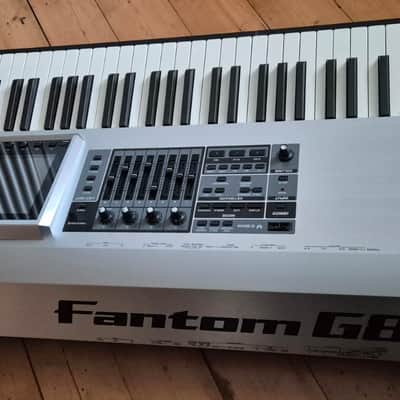 Roland Fantom G8 Workstation Synth Digi Piano image 7