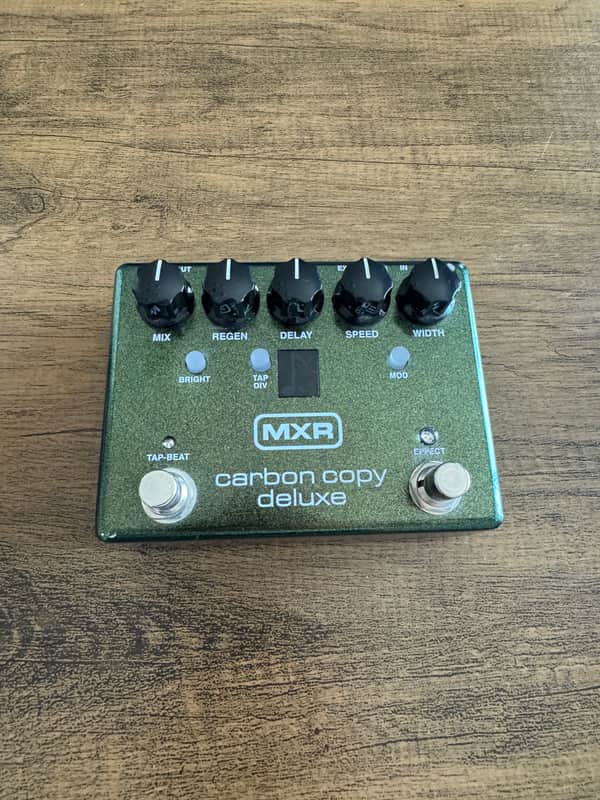 MXR Carbon Copy Deluxe